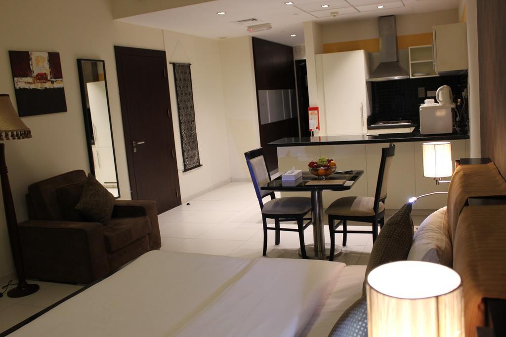 Royal Ascot Hotel Apartment - Kirklees 2 Dubai Exterior photo